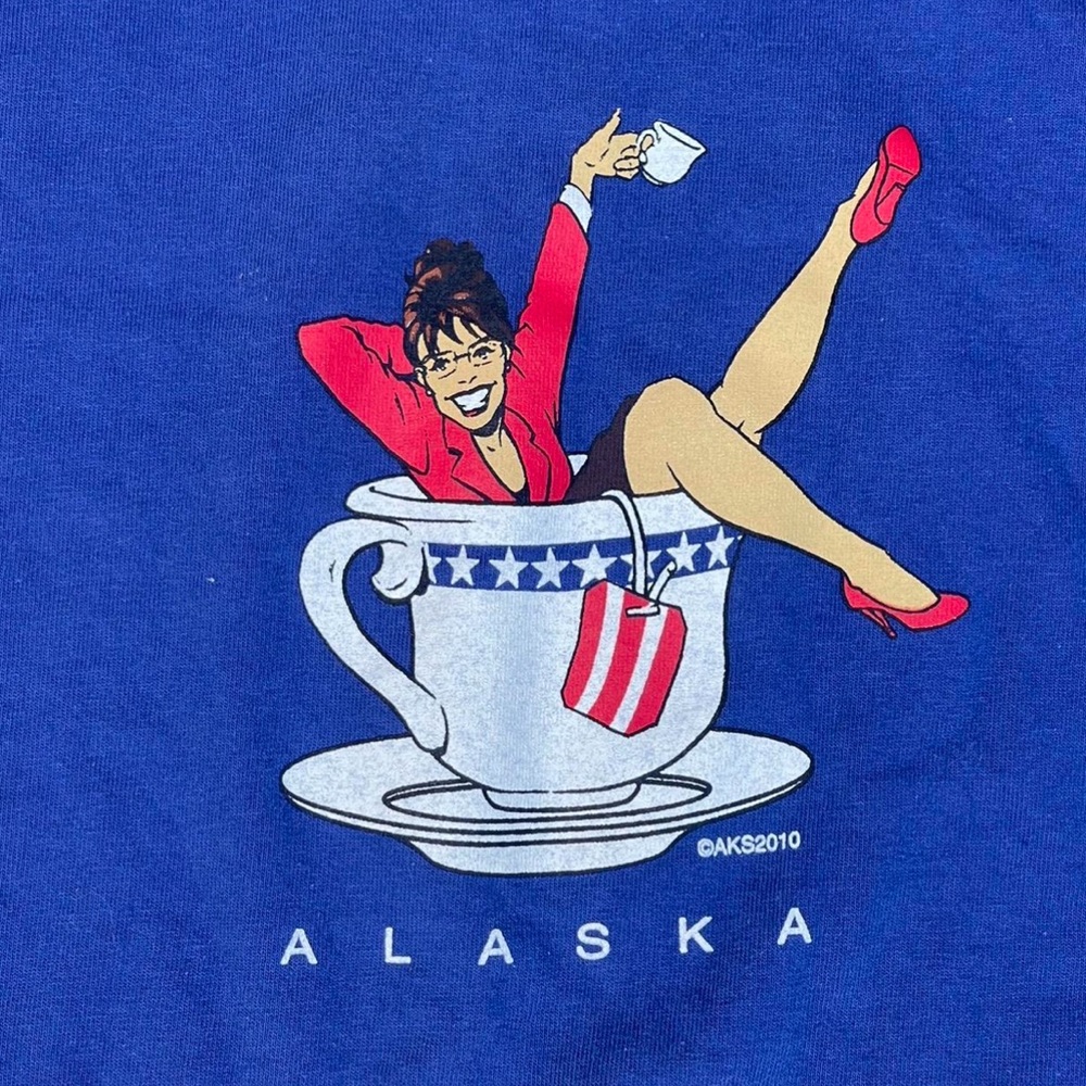 Alaska Graphic Tee Lisa Ann? Or Sarah Palin